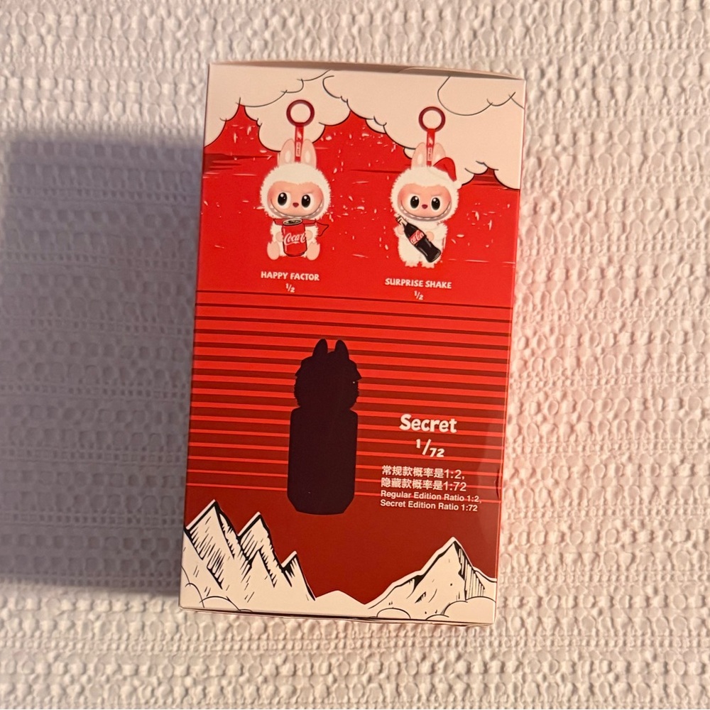 Coca-Cola The Monsters Vinyl Face Figure - Red and White - Picture 2 of 7